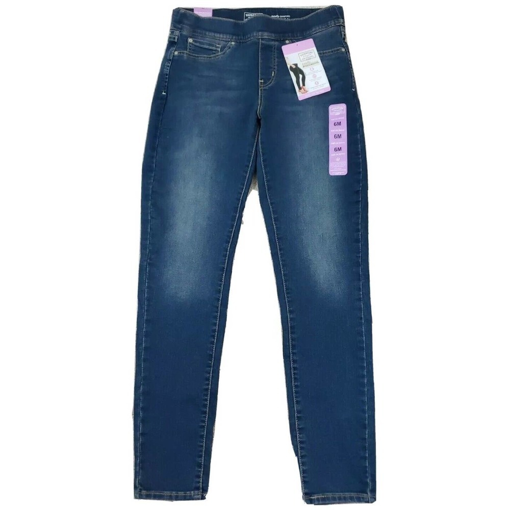 Signature By Levi Strauss & Co. ~Woman Size 6M~Blue Gold Label Jeans Stretch NWT